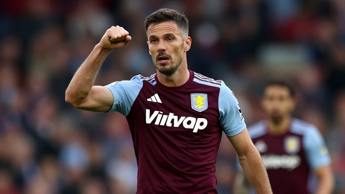 维拉11连胜创世纪纪录！埃梅里却坚称：我们还不是英超冠军争夺者