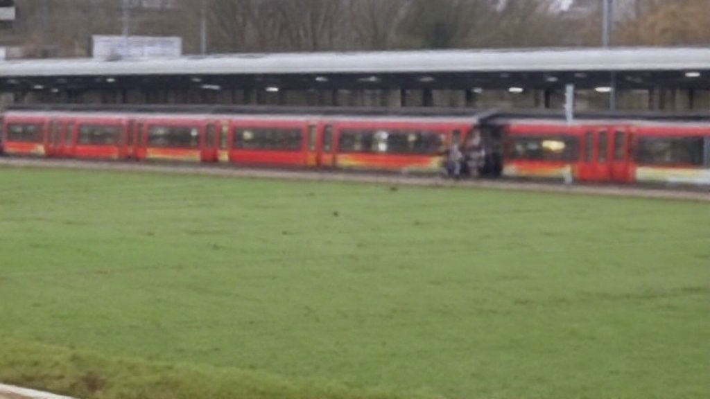 英乙球员列车遇袭 斯肯索普联队确认乔纳森·乔谢伤情